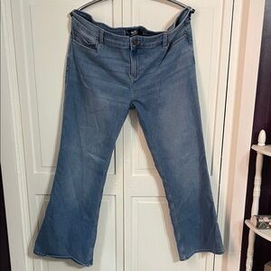 Hollister Soft Stretch Low-Rise Boot Jeans